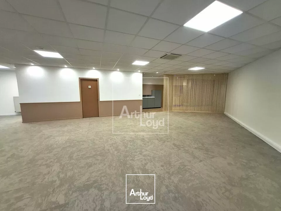 Bureaux entièrement rénovés et proches toutes commodités à louer