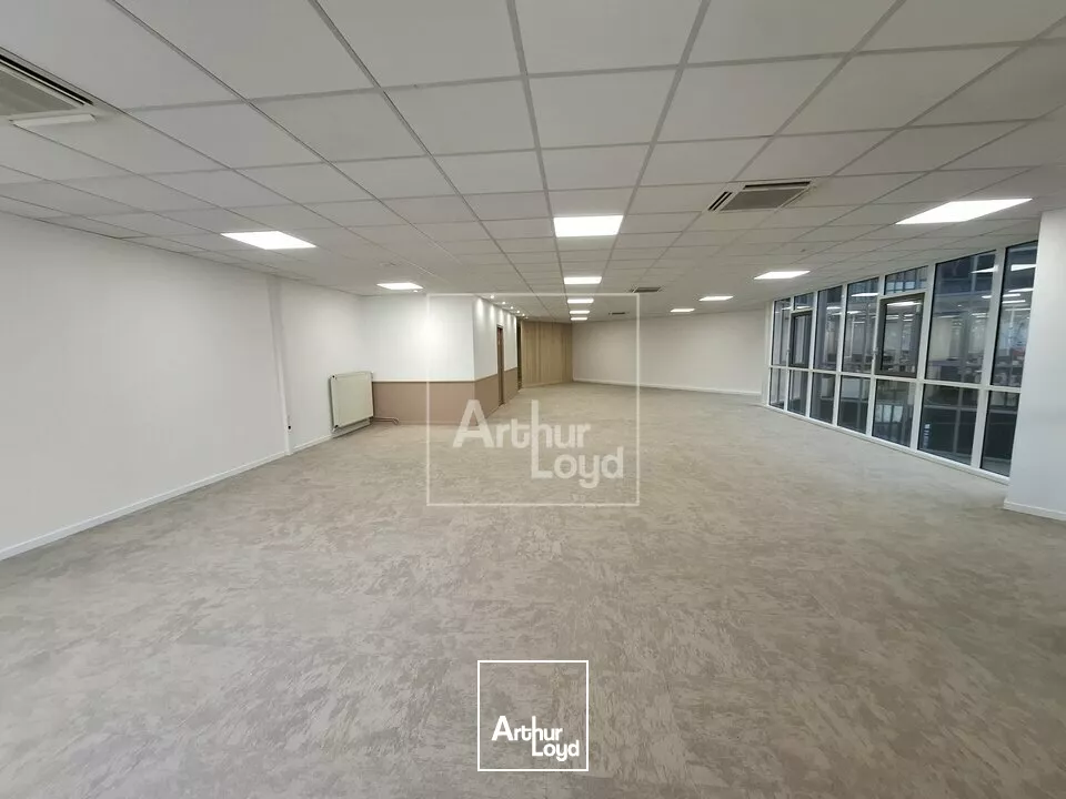 Bureaux entièrement rénovés et proches toutes commodités à louer