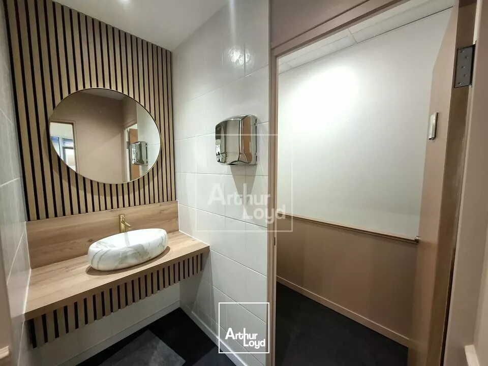 Bureaux entièrement rénovés et proches toutes commodités à louer