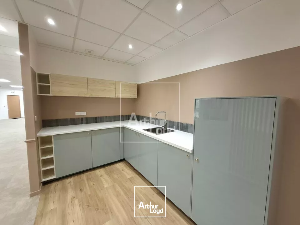 Bureaux entièrement rénovés et proches toutes commodités à louer