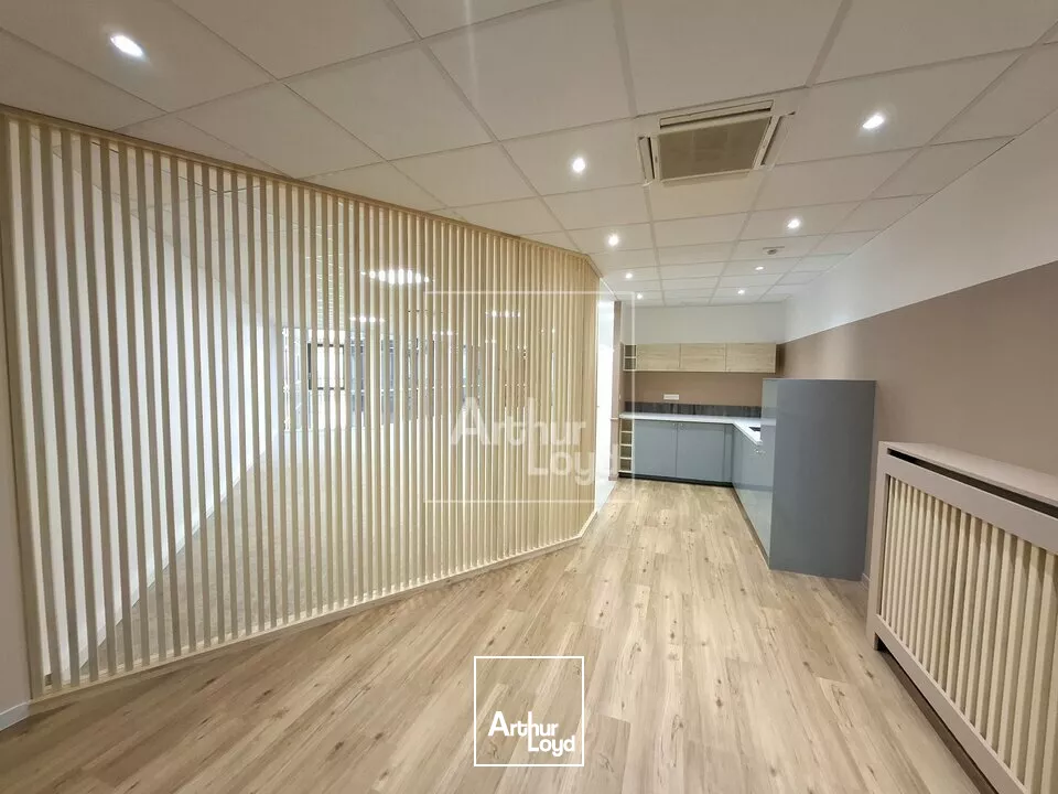 Bureaux entièrement rénovés et proches toutes commodités à louer