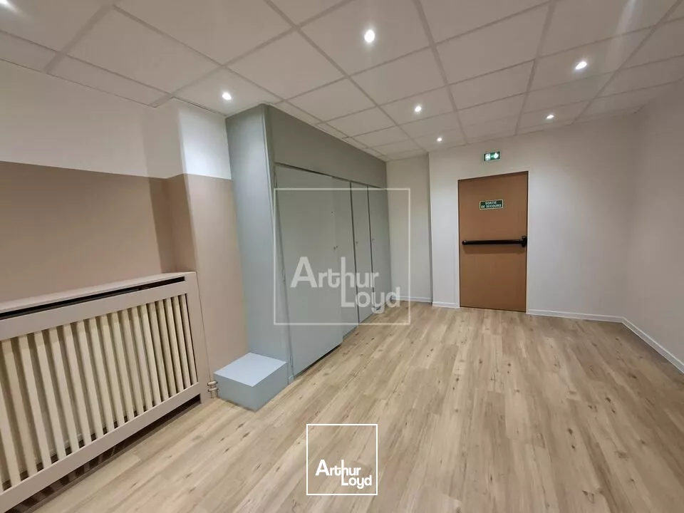 Bureaux entièrement rénovés et proches toutes commodités à louer