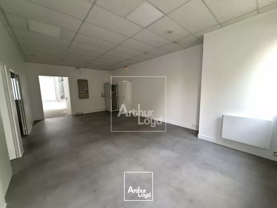 Local d'activité à louer au sein d'un parc arboré