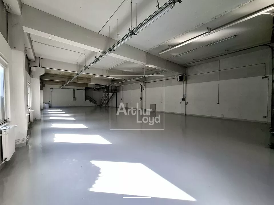 Locaux d'activité entièrement rénovés à louer