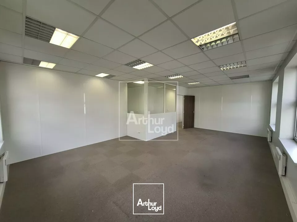 Bureaux à louer à proximité immédiate de l'A104-A4