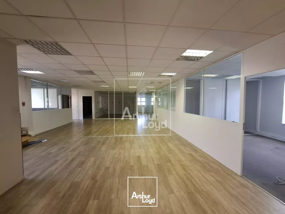 Bureaux à louer à proximité immédiate de l'A104-A4