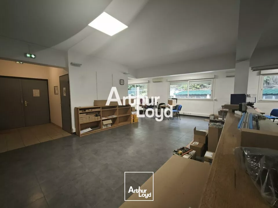 A LOUER BUREAUX OPEN SPACE AVEC ACCES PMR NICE QUARTIER DE LA MADELEINE. 206M² DE SURFACE DE BUREAUX