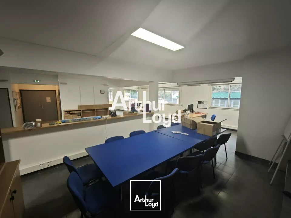 A LOUER BUREAUX OPEN SPACE AVEC ACCES PMR NICE QUARTIER DE LA MADELEINE. 206M² DE SURFACE DE BUREAUX