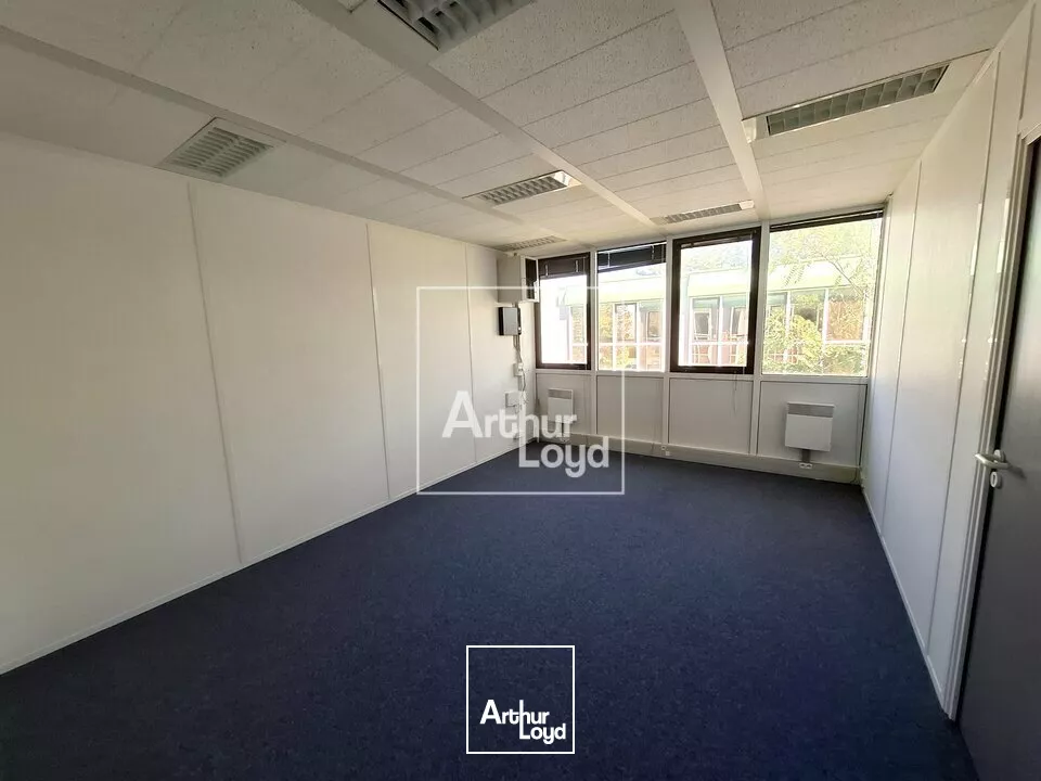 Bureaux à louer - SAINT THIBAULT DES VIGNES