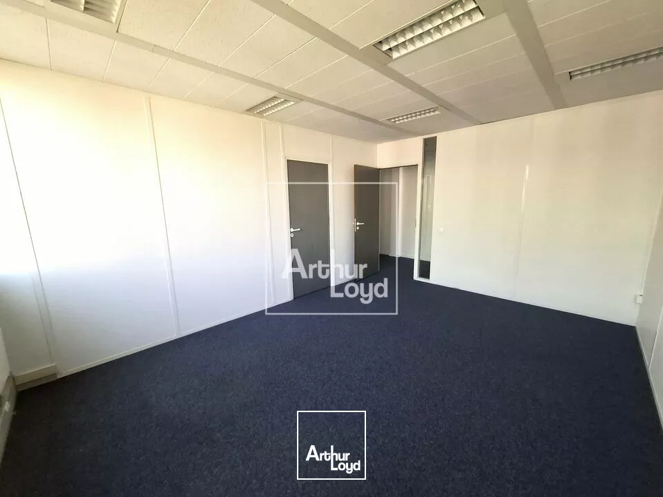 Bureaux à louer - SAINT THIBAULT DES VIGNES