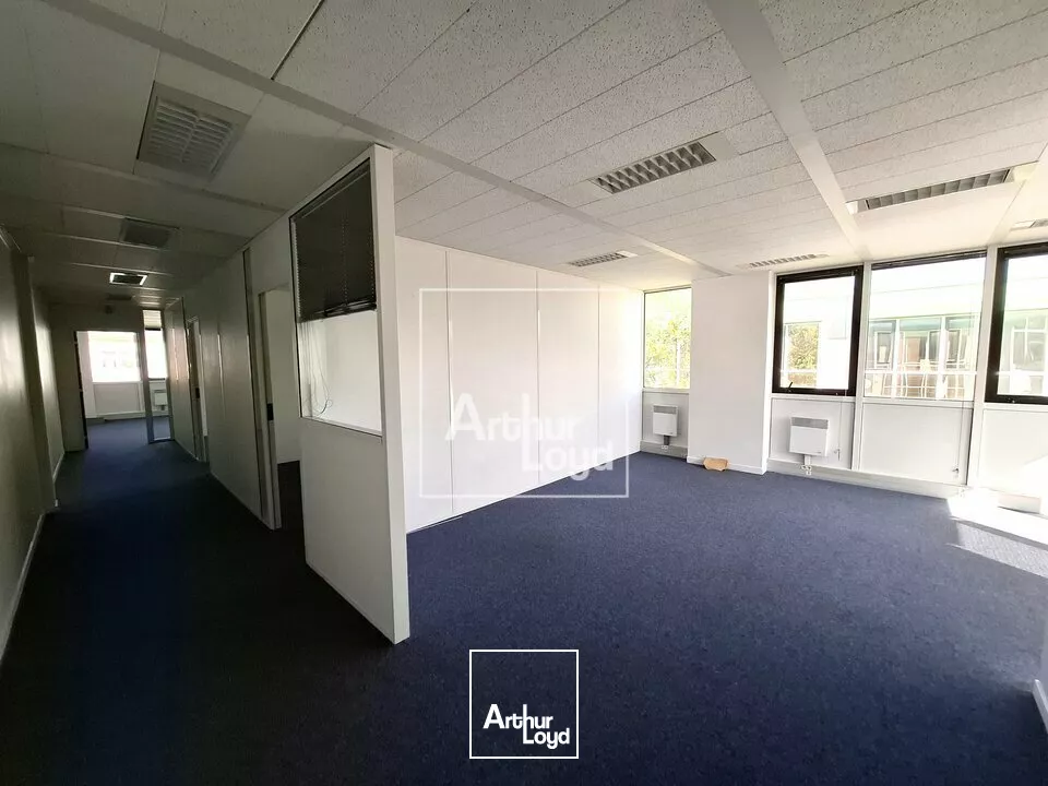 Bureaux à louer - SAINT THIBAULT DES VIGNES