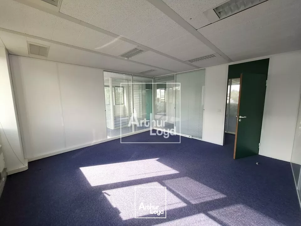 Bureaux à louer - SAINT THIBAULT DES VIGNES