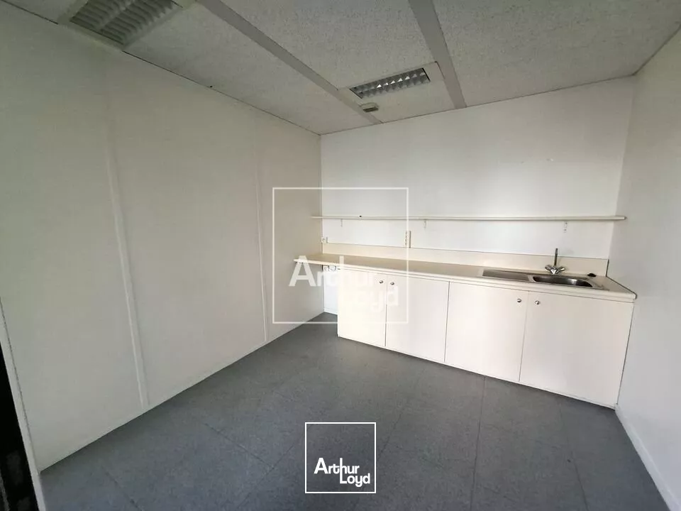 Bureaux à louer - SAINT THIBAULT DES VIGNES