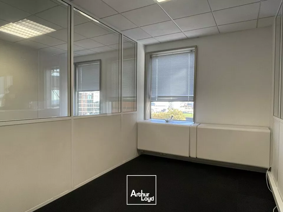 PLATEAU DE BUREAUX 100 m2 + PARKINGS