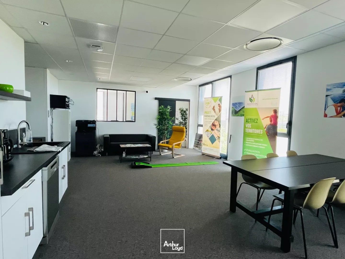 BUREAUX A LOUER A VENDRE ST NAZAIRE 140M2