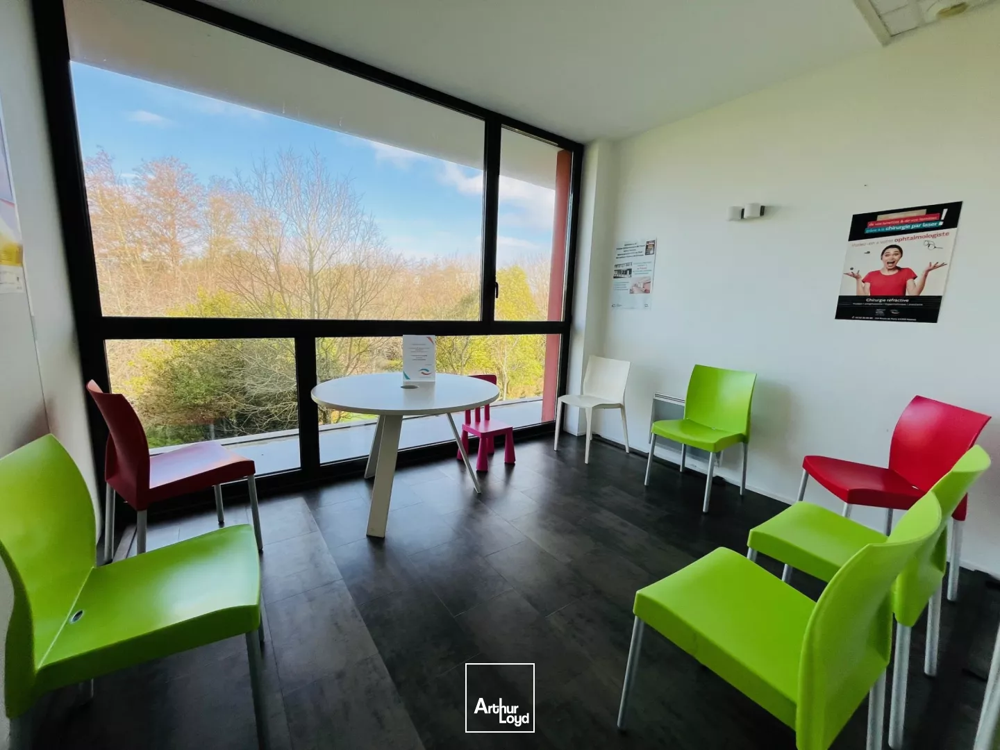 A VENDRE A LOUER BUREAU ST NAZAIRE OCÉANIS 110M2