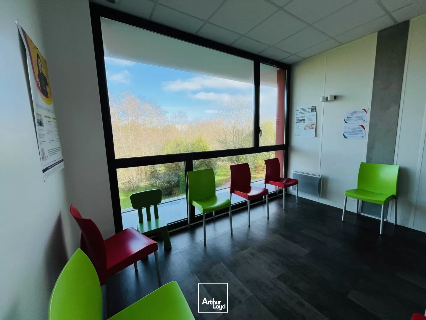 A VENDRE A LOUER BUREAU ST NAZAIRE OCÉANIS 110M2