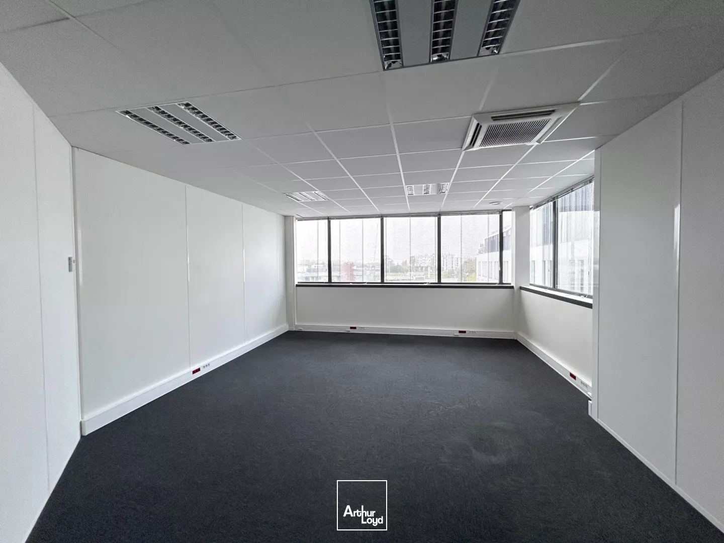 Location - Bureaux de 756 m² divisibles à partir de 252 m² - Lormont ZFU