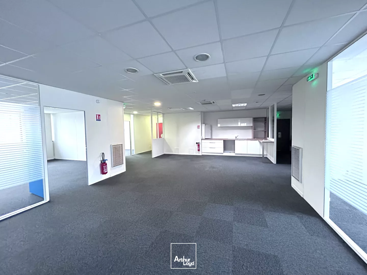 Location - Bureaux de 756 m² divisibles à partir de 252 m² - Lormont ZFU