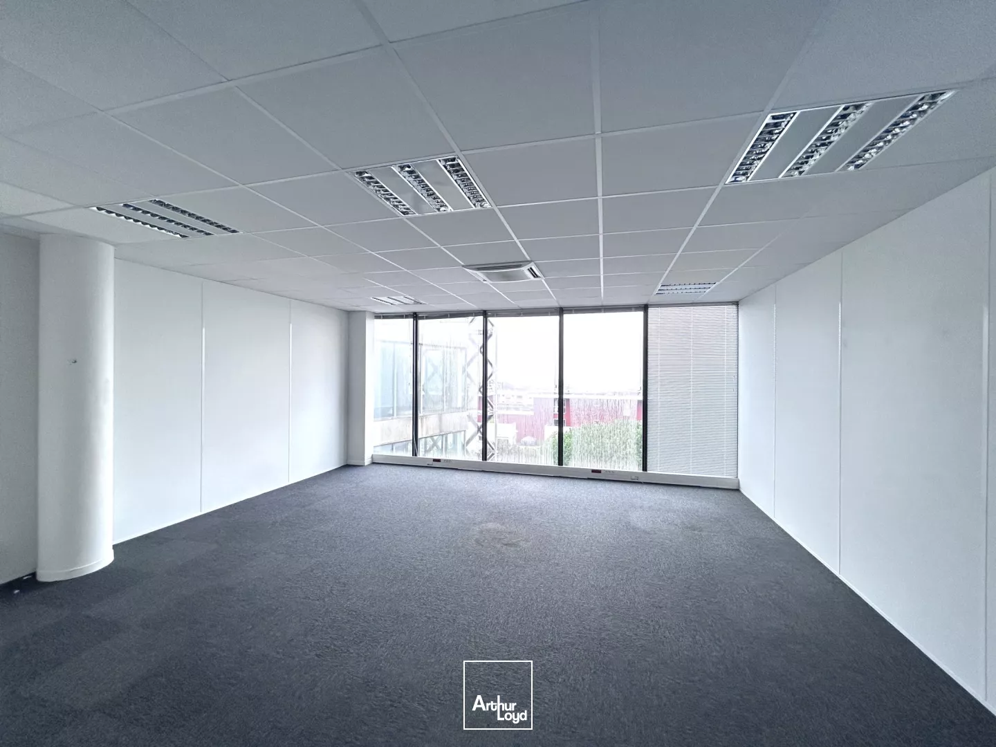 Location - Bureaux de 756 m² divisibles à partir de 252 m² - Lormont ZFU