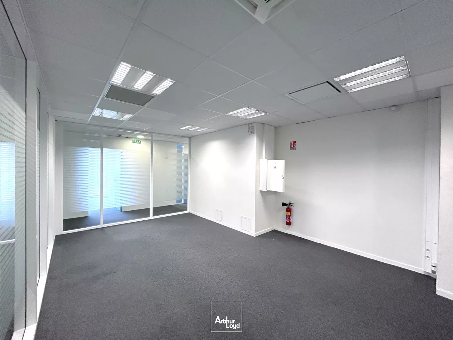 Location - Bureaux de 756 m² divisibles à partir de 252 m² - Lormont ZFU