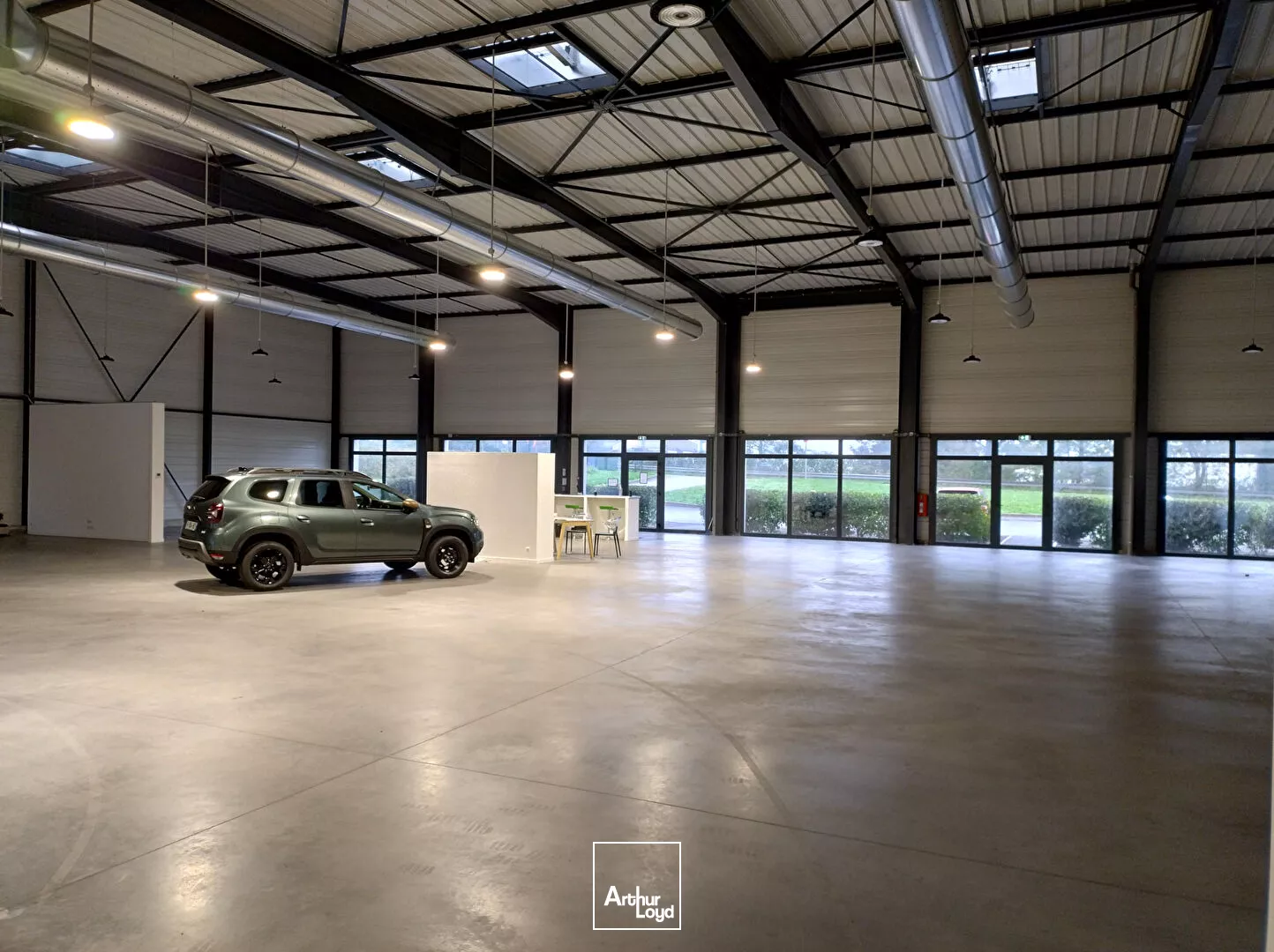 Local commercial Limoges 690 m²