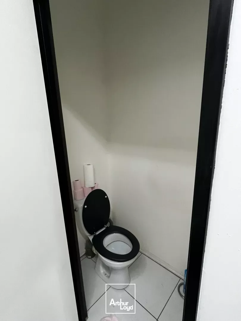 LOCAL COMMERCIAL à LOUER de 58.12 m²