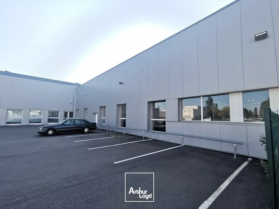 BUREAUX à LOUER de 1050 m²