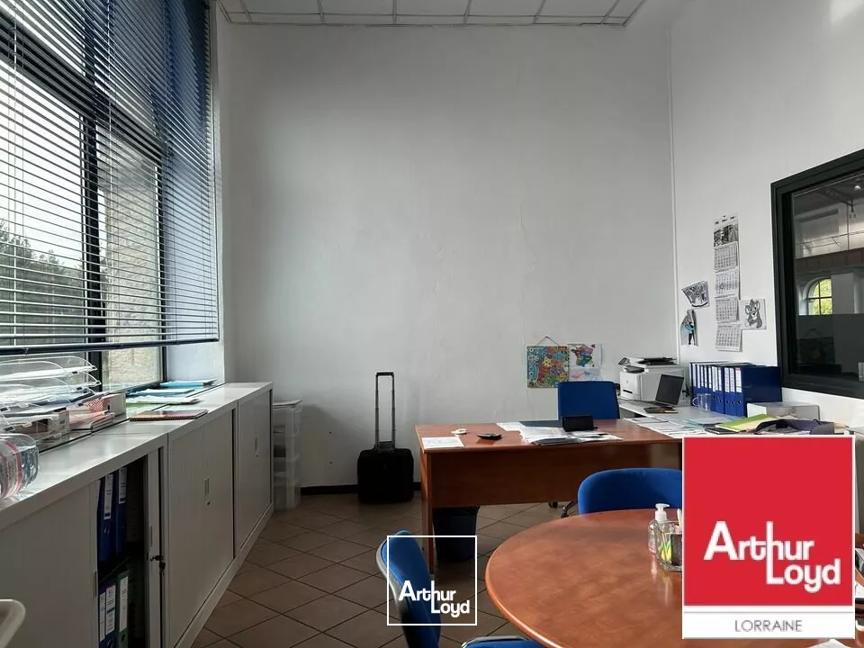 LOCAL D'ACTIVITE - ENTREPOT à LOUER de 4085 m²