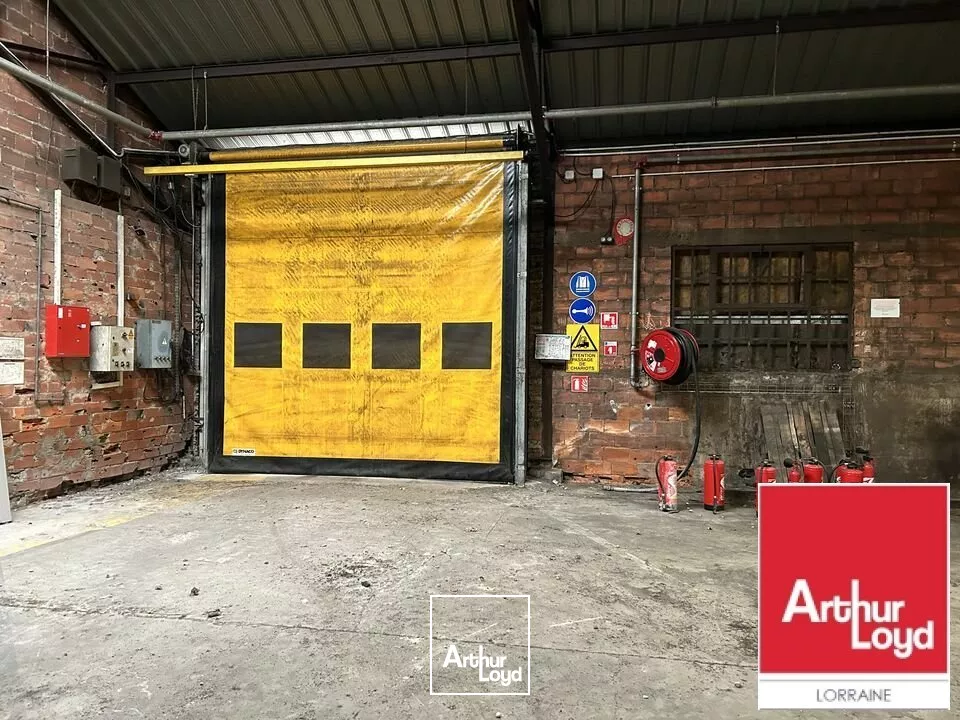ENTREPOT - ATELIER à VENDRE de 11383 m²