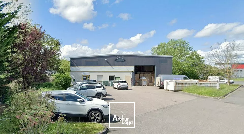 LOCAL D'ACTIVITE - ENTREPOT à LOUER de 645 m²