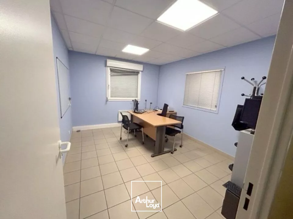 LOCAL D'ACTIVITE - ENTREPOT à LOUER de 645 m²