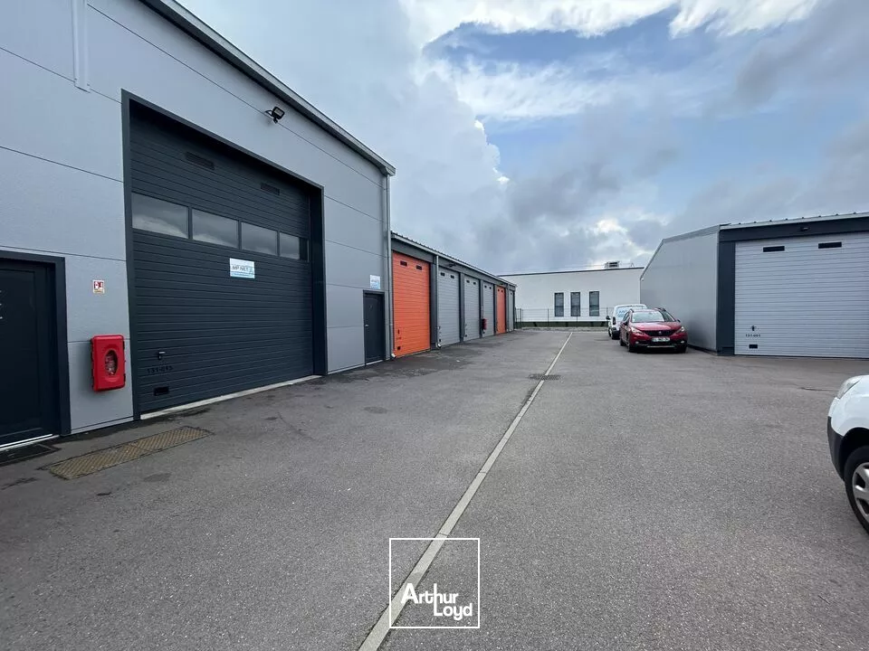 LOCAL D'ACTIVITE - ENTREPOT à LOUER de 145 m²