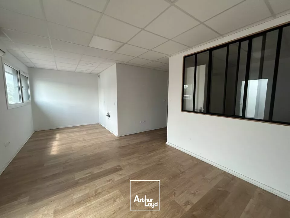 LOCAL D'ACTIVITE - ENTREPOT à LOUER de 145 m²