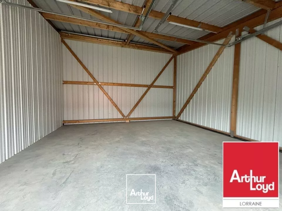 ENTREPOT - ATELIER à LOUER de 56 m²