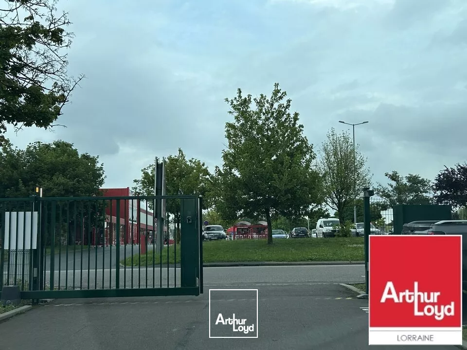 ENTREPOT - ATELIER à LOUER de 56 m²