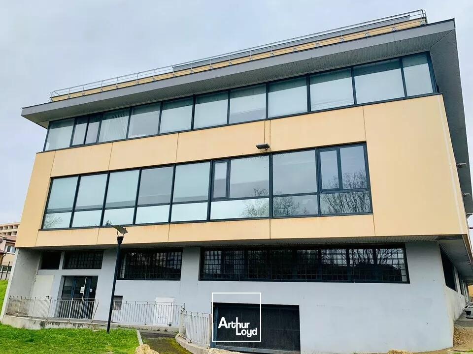 BUREAUX à VENDRE de 265 m²