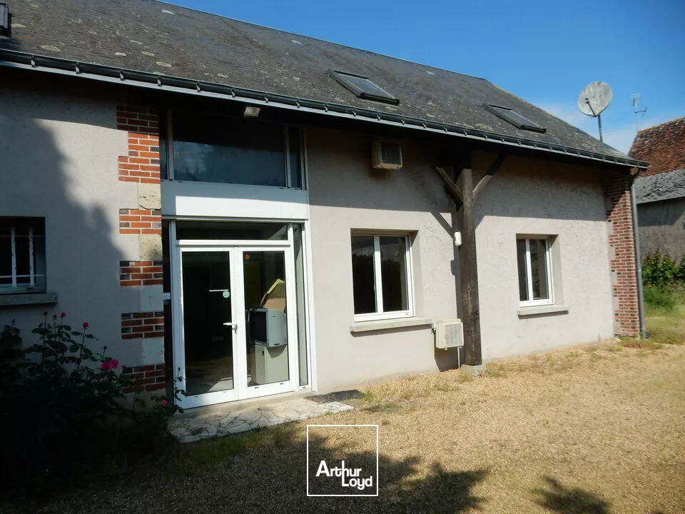 A louer : 240 m² de bureaux / CHANCEAUX-SUR-CHOISILLE