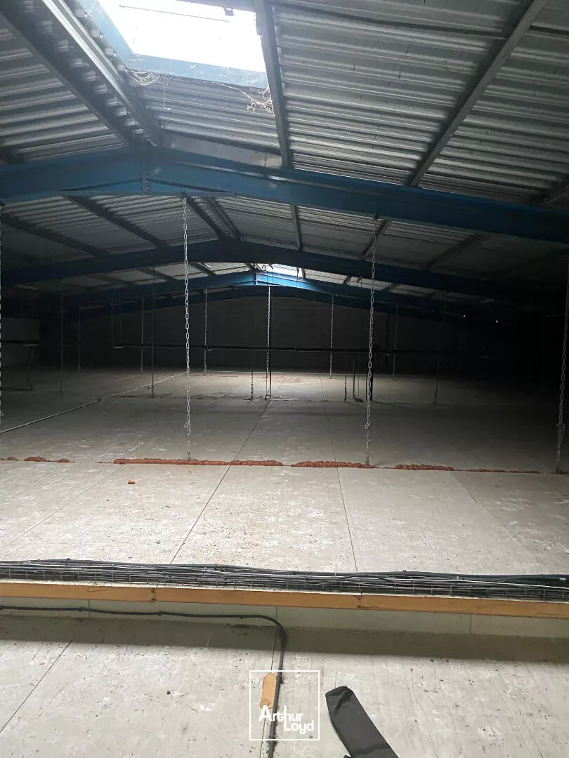 A vendre Local d'activité Rochefort 976 m²