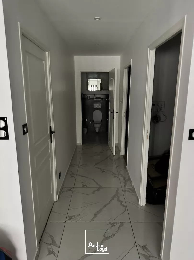 BOURG EN BRESSE - SPECIAL INVESTISSEUR - LOCAUX D'ACTIVITÉ LOUES BAIL LONG TERME