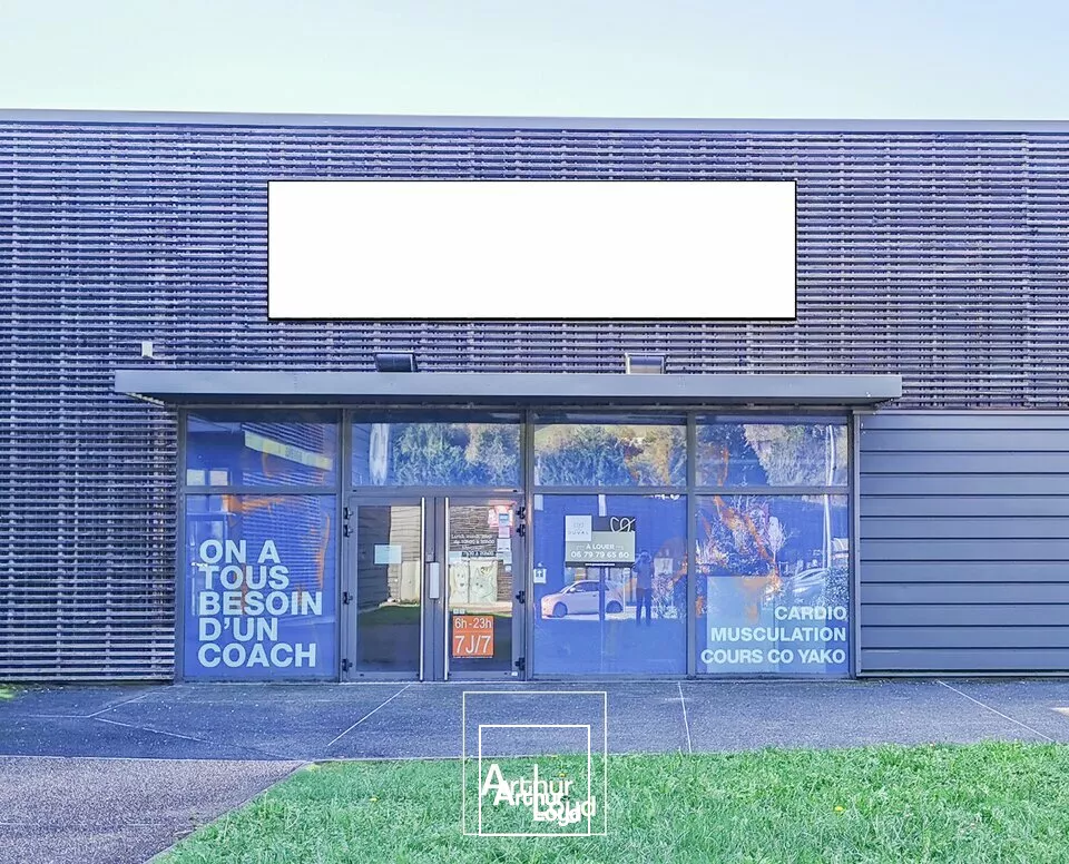 Cellule commerciale de 600 m² à louer, parfaitement équipée et immédiatement disponible ZAC Malemort