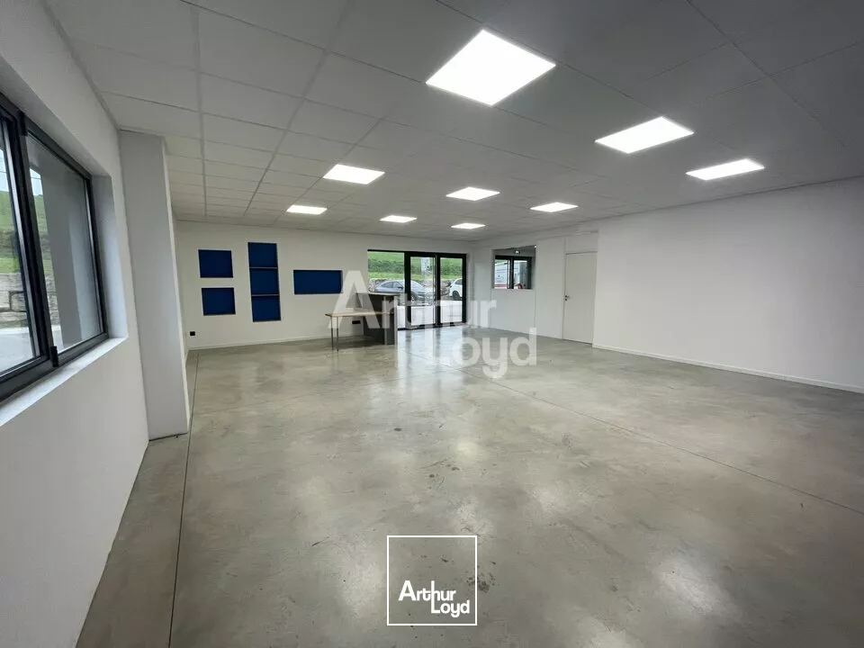 Shoowroom et bureaux à louer à Domessin - 80 m²