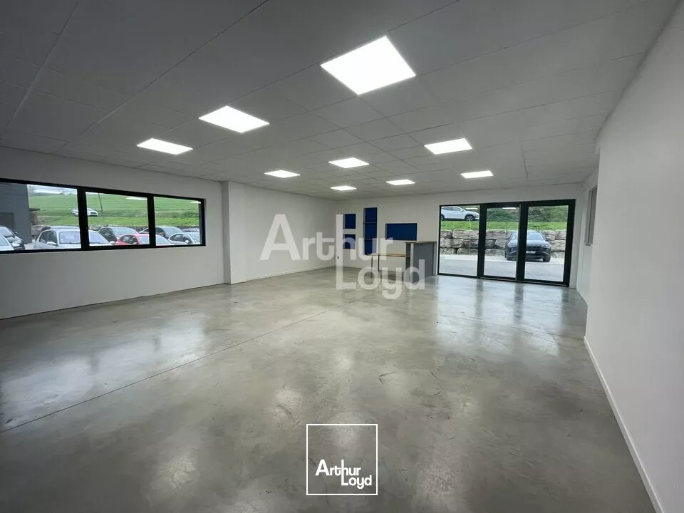 Shoowroom et bureaux à louer à Domessin - 80 m²
