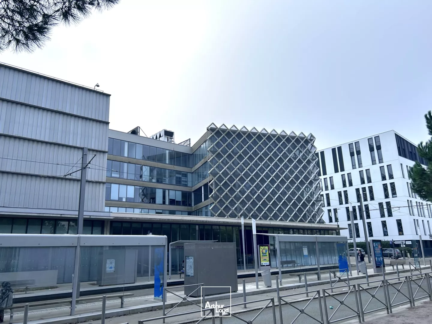 Location - Bureaux de 756 m² divisibles à partir de 252 m² - Lormont ZFU