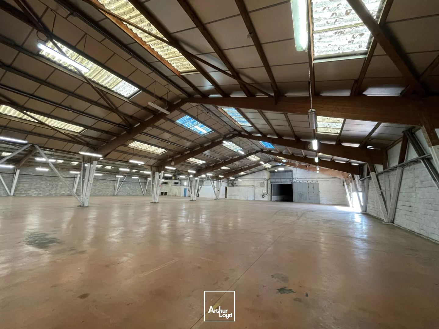 Locaux d'activité à vendre à SYLVAINS LES MOULINS 27240