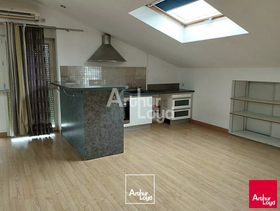 LE RHEU - LOCAL D'ACTIVITE INDEPENDANT A LOUER - 2 180 m²