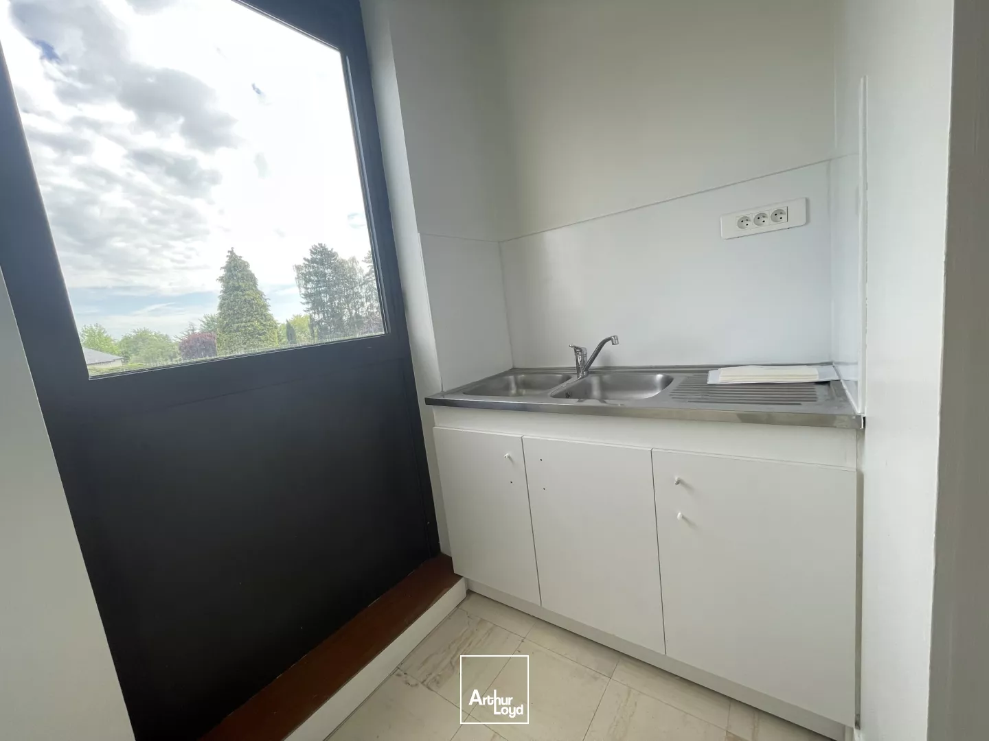 Environ 108m2 de bureaux à louer à Beauvais