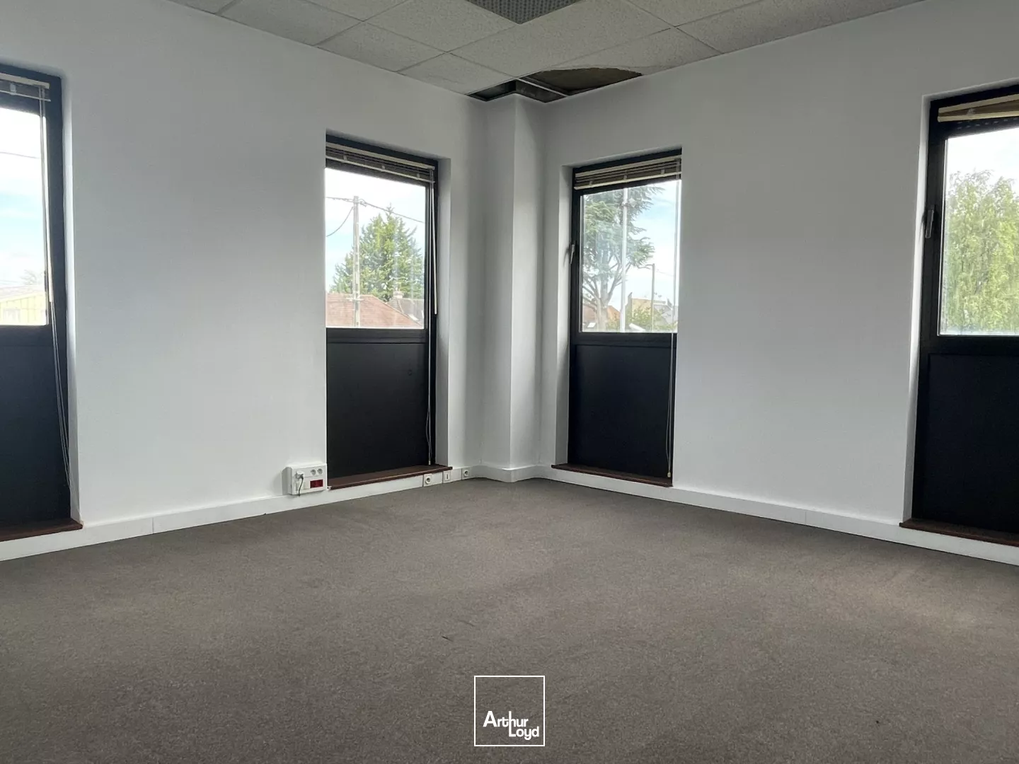 Environ 108m2 de bureaux à louer à Beauvais