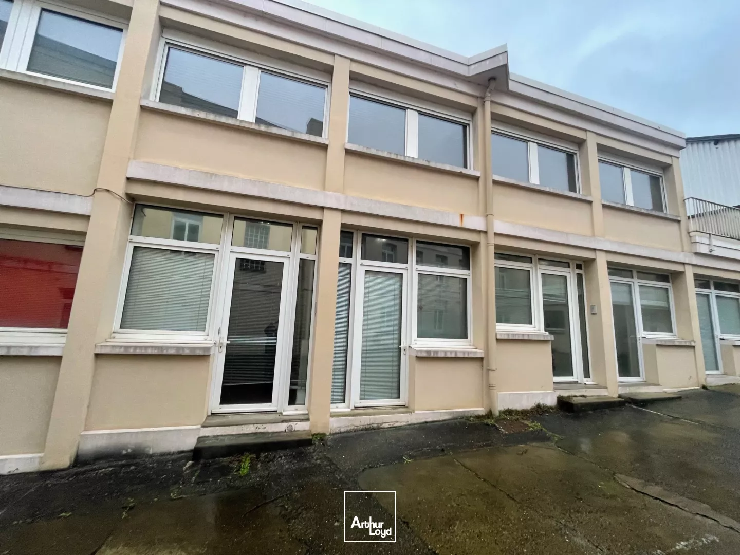 A LOUER - BUREAUX - 167 M2 - SAINT-QUENTIN.