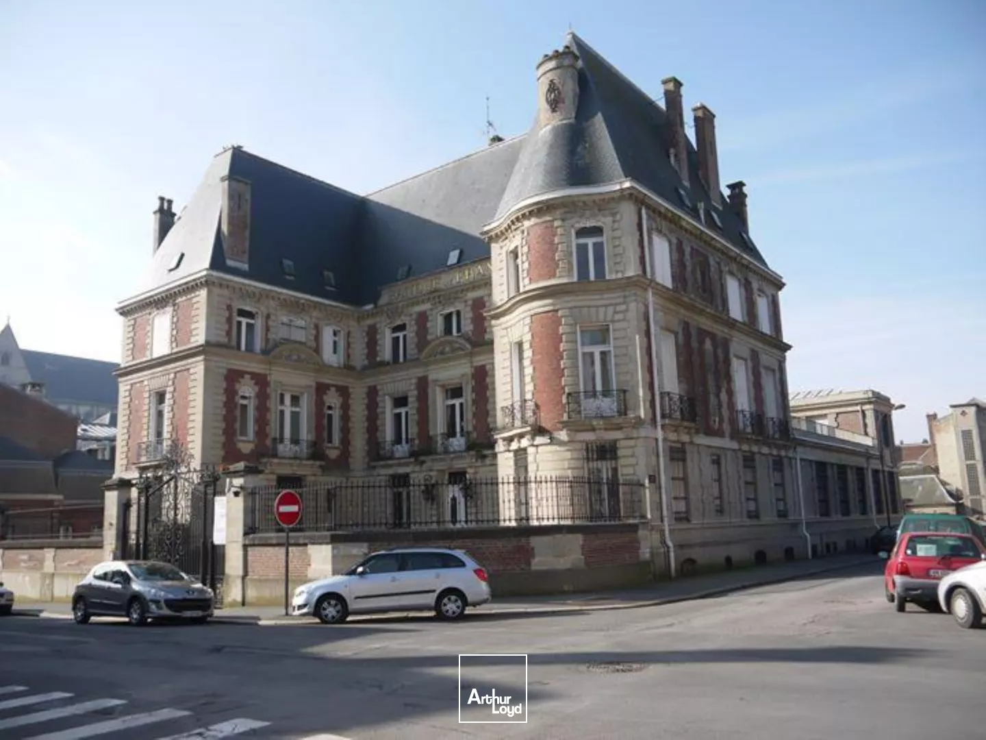BUREAUX - A LOUER - 170 m2 - CENTRE VILLE DE SAINT QUENTIN